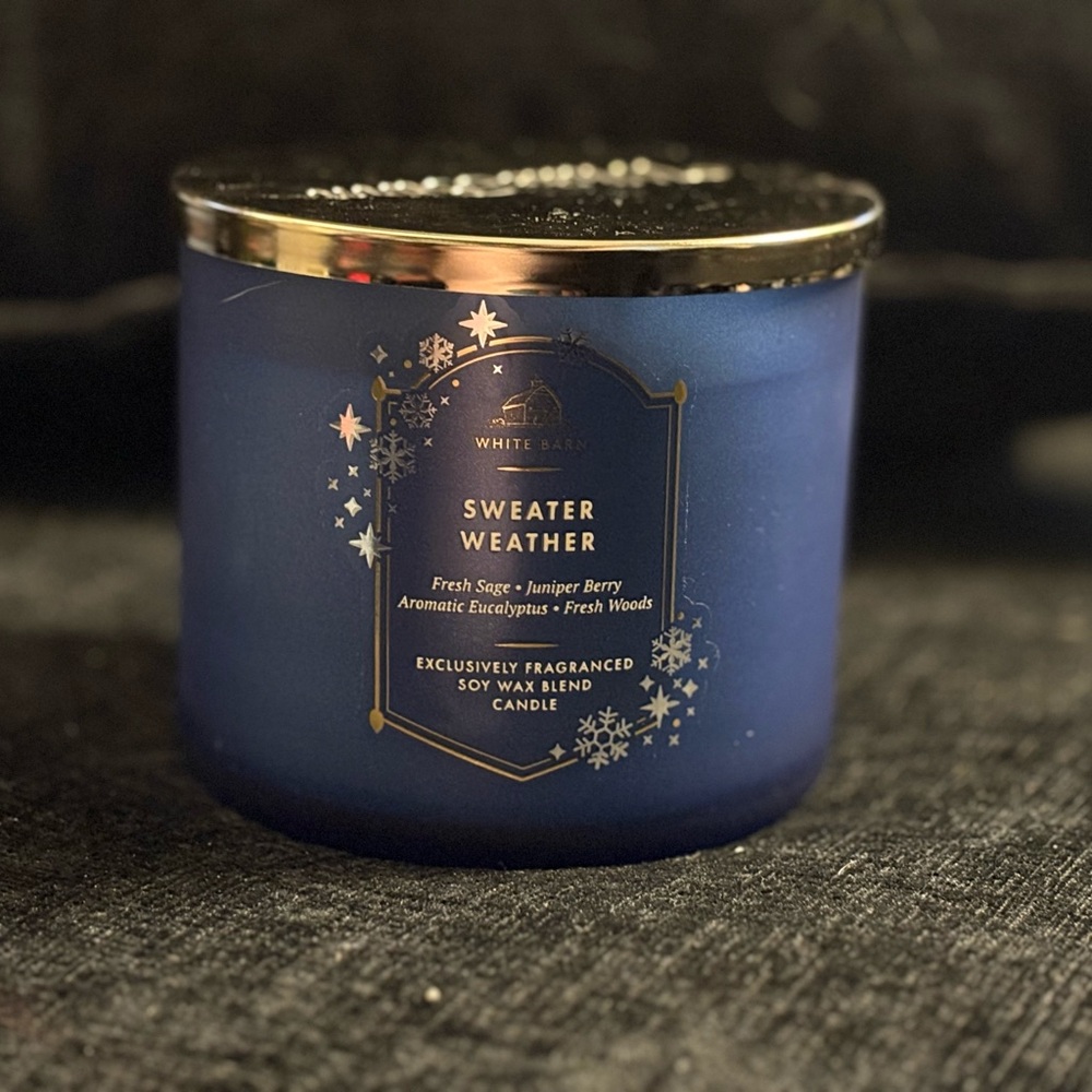 BBW/White Barn Blue Sweater Weather Candle